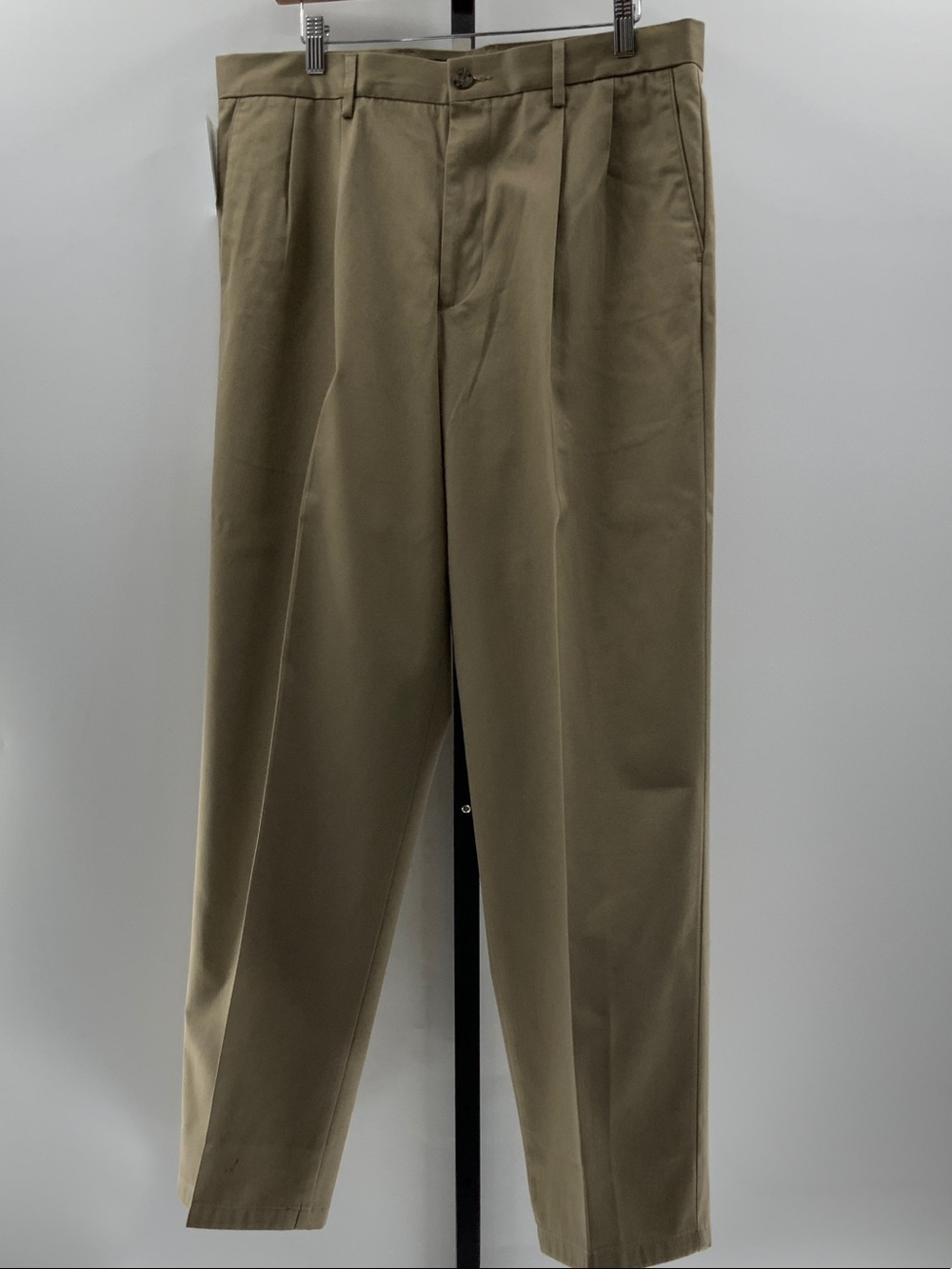 Dockers Men's Chinos in Olive Tan